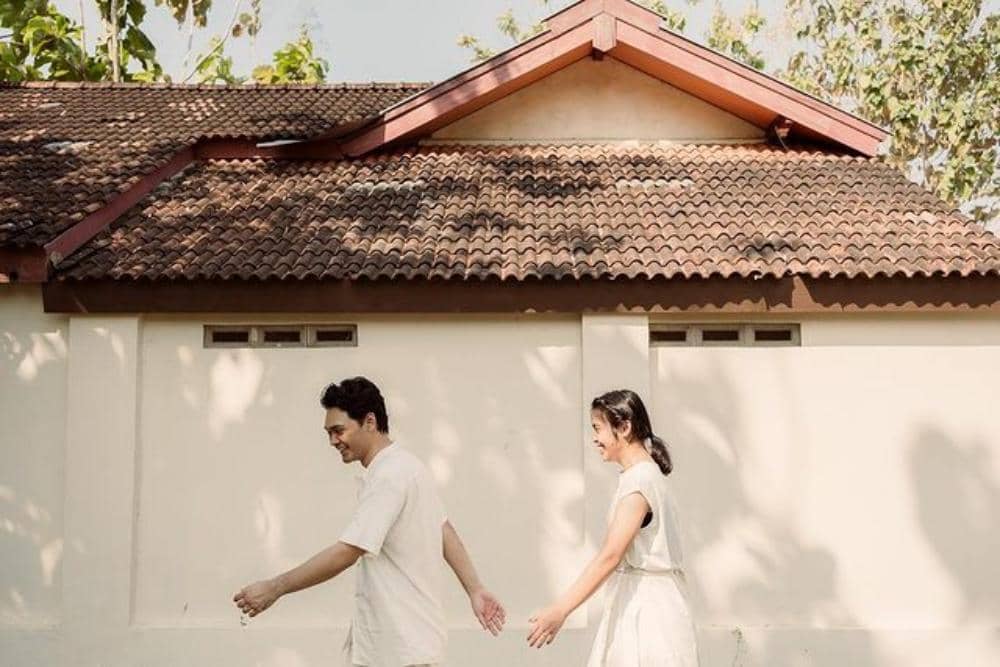 instagram.com/mikha97