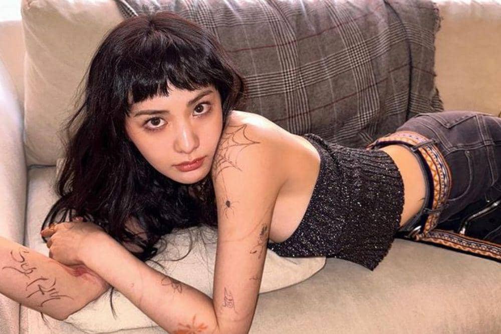 instagram.com/jin_a_nana