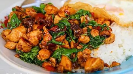 Resep Pad Kra Pao, Tumis Ayam Kemangi Khas Thailand yang Menggiurkan