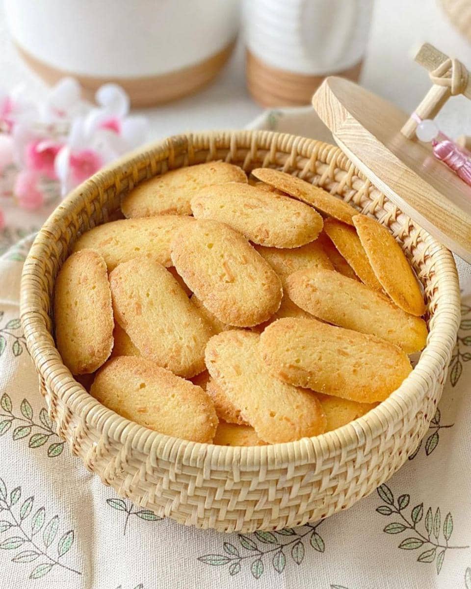 ilustrasi kue lidah kucing (instagram.com/linagui.kitchen)