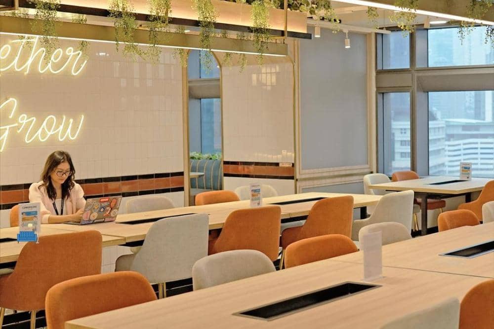 instagram.com/lets.gowork