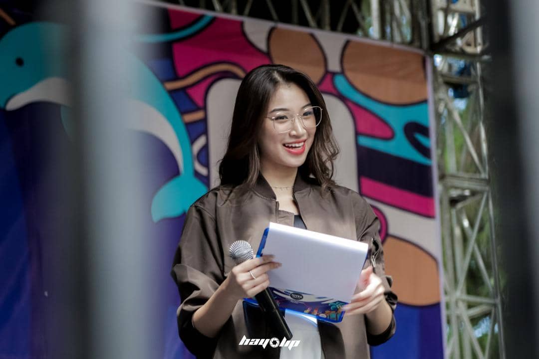 twitter.com/_hayolip