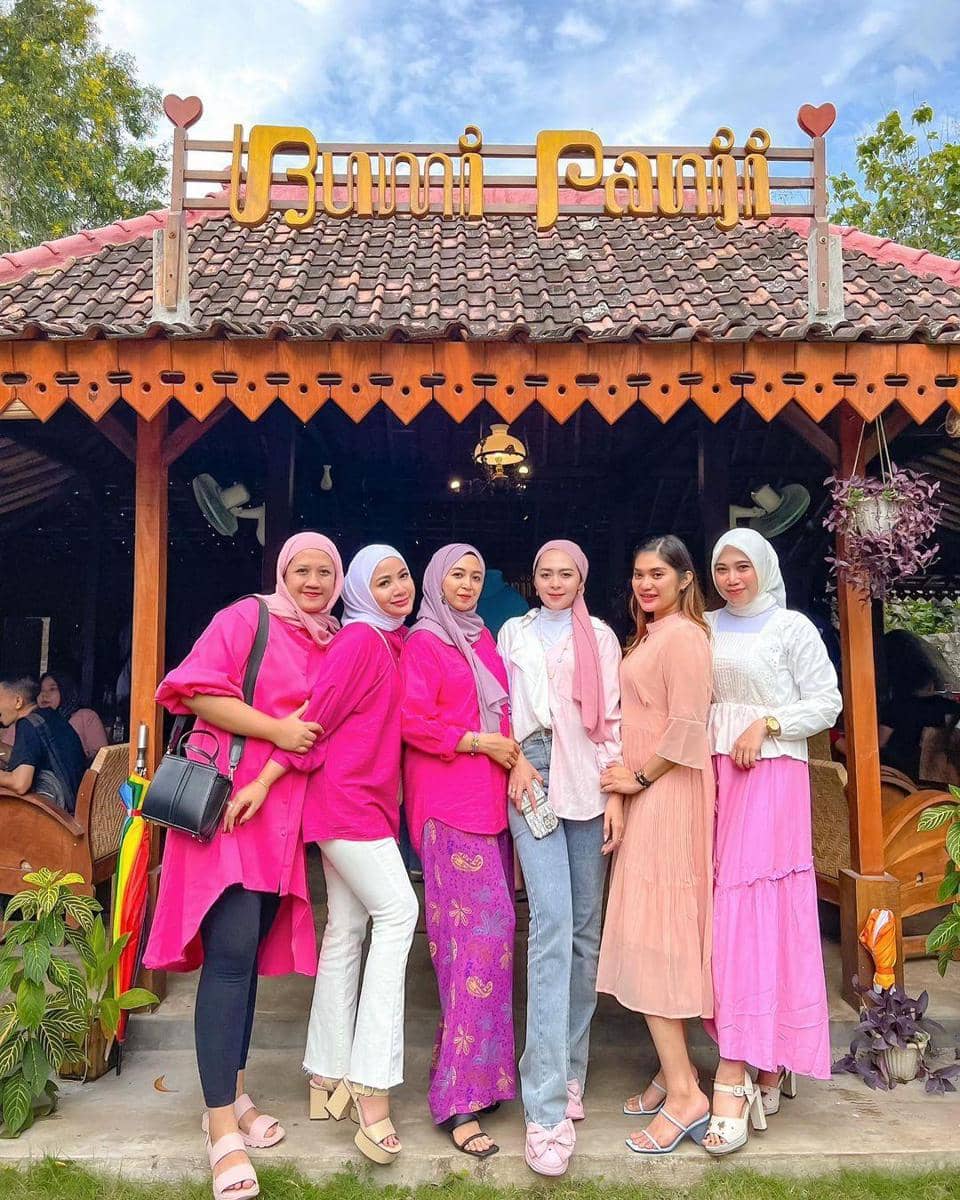 instagram.com/meylisazaara