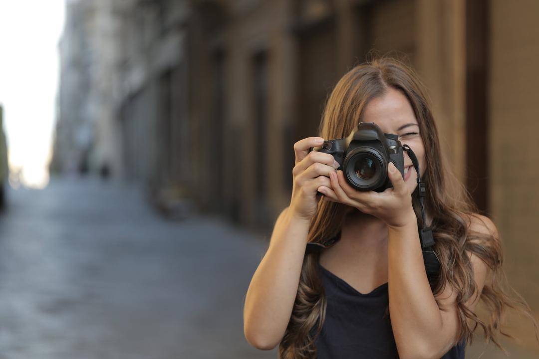 7 Tips Foto Selama Solo Traveling, Tetap Keren!