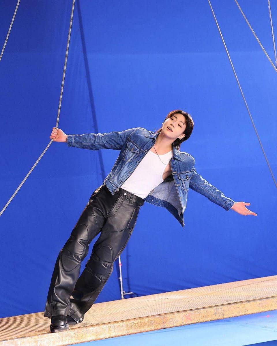 instagram.com/hybe.labels