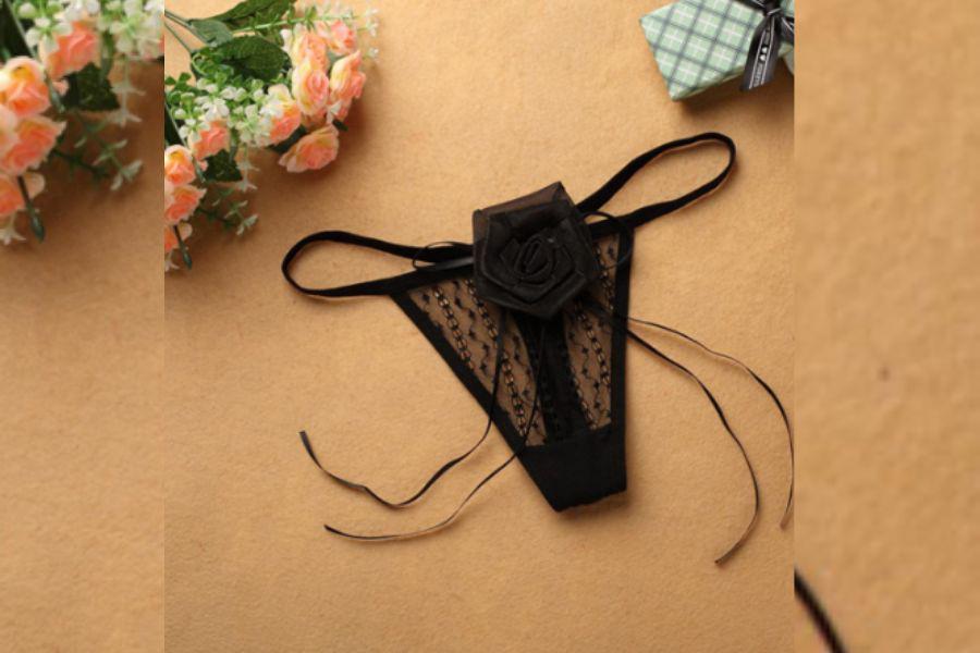 ilustrasi celana dalam g-string