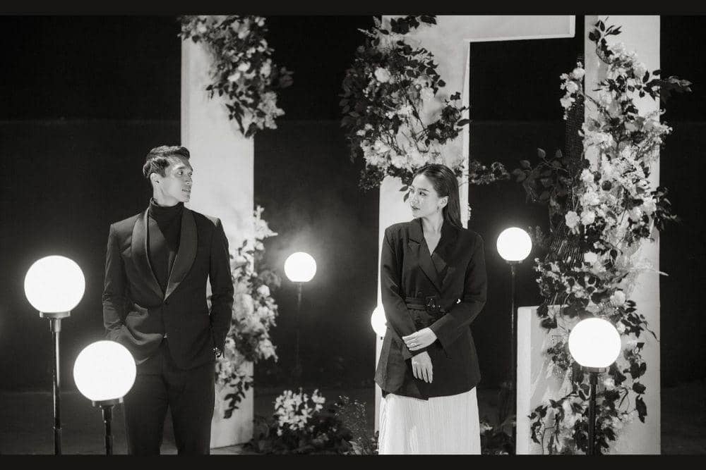 instagram.com/bareodds