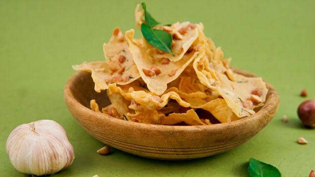 ilustrasi rempeyek kacang tanah 