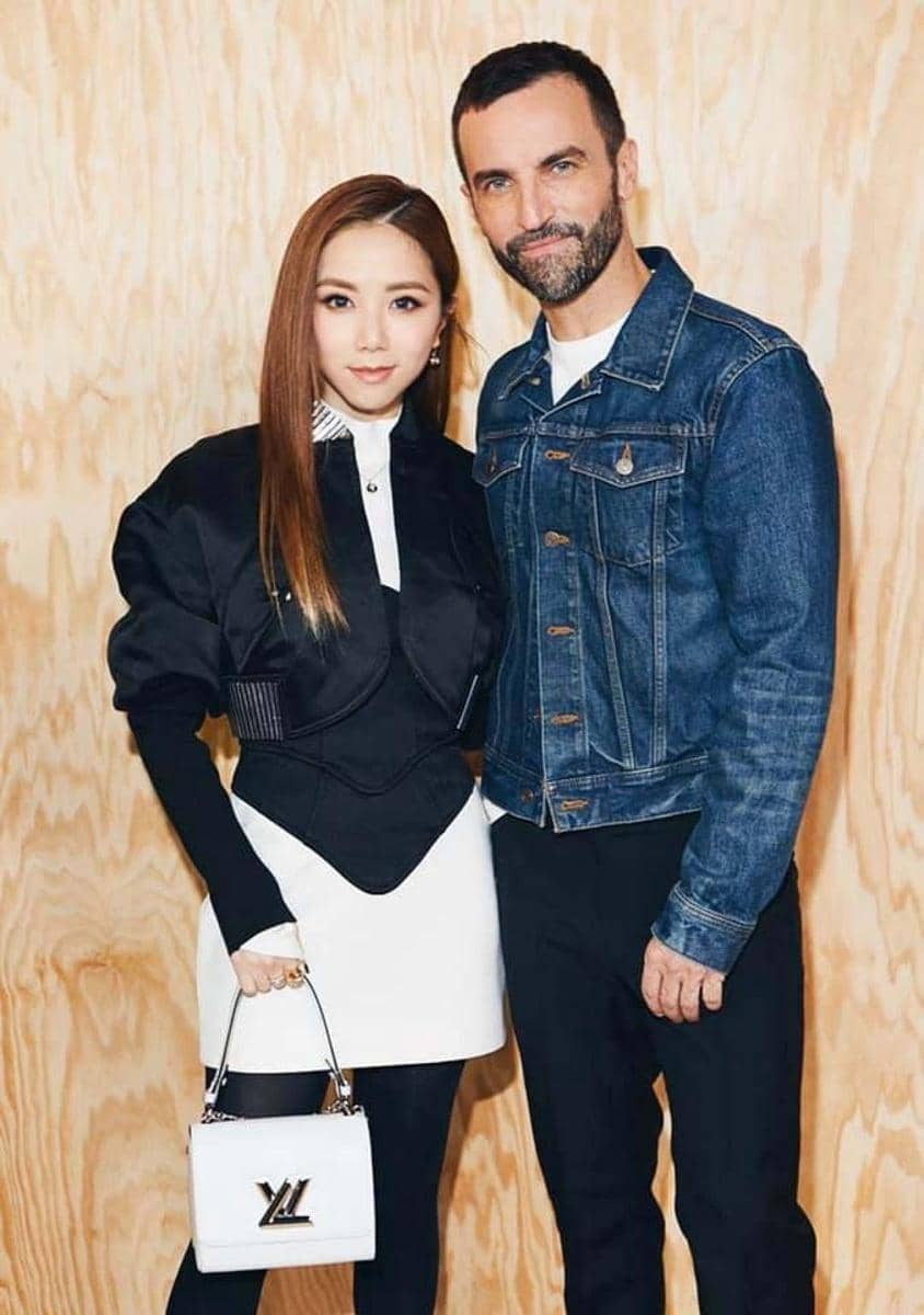 Facebook.com/G.E.M. 鄧紫棋/