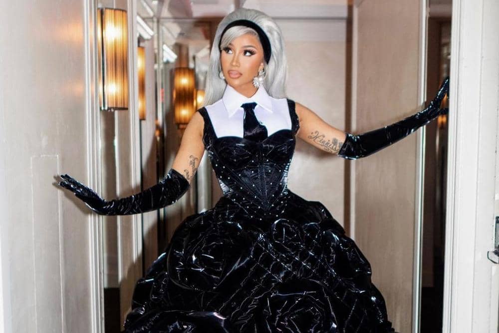 instagram.com/iamcardib