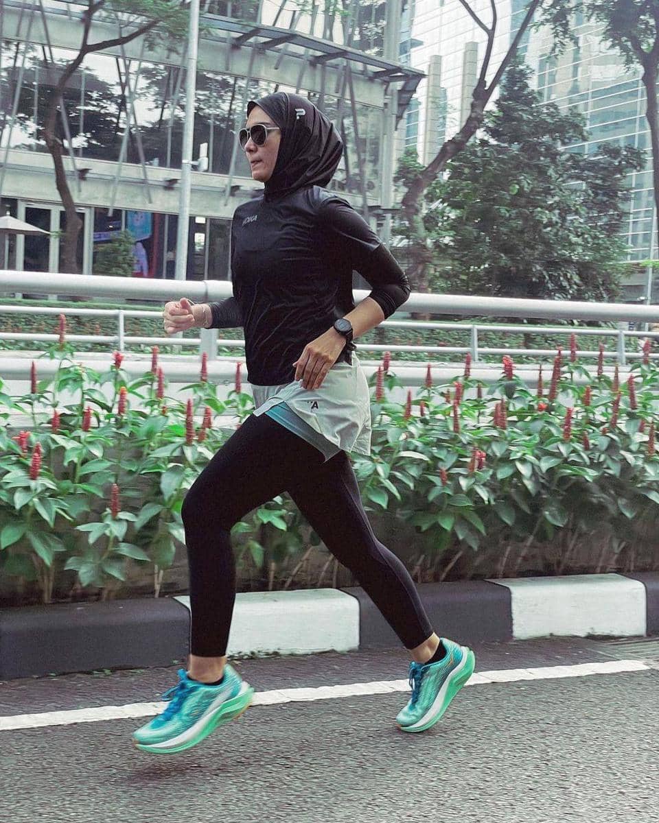 instagram.com/zeezeeshahab