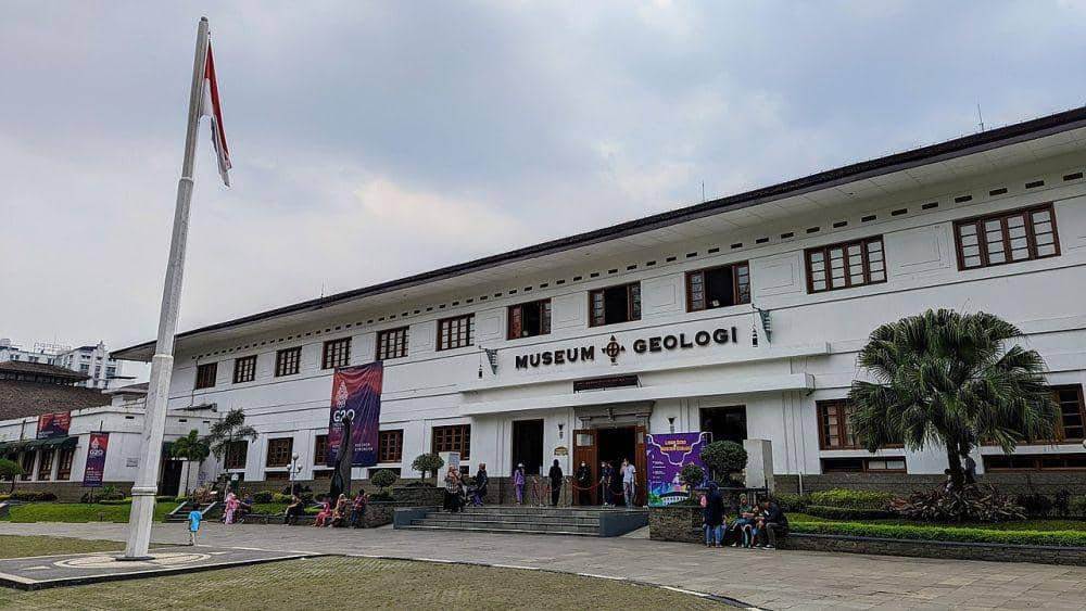 ilustrasi Museum Geologi Bandung