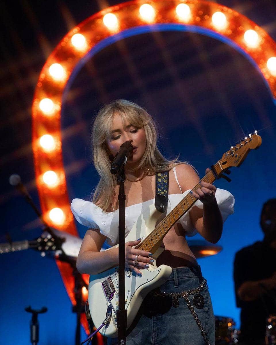 instagram.com/sabrinacarpenter