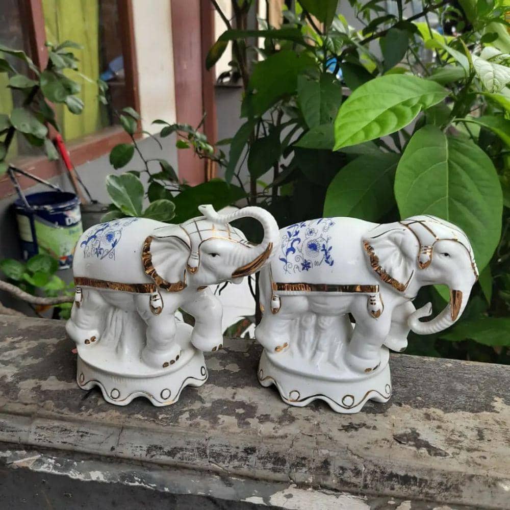 Ilustrasi miniatur patung gajah