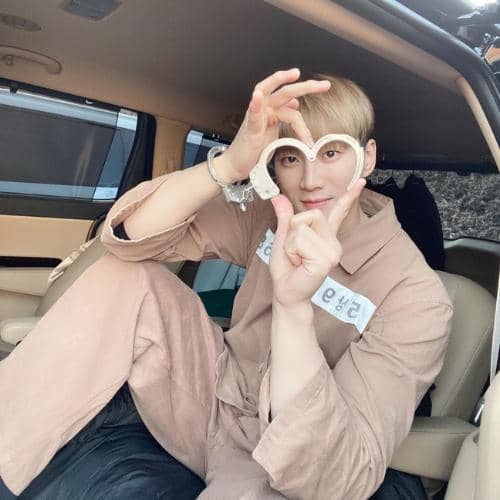 instagram.com/bohyunahn