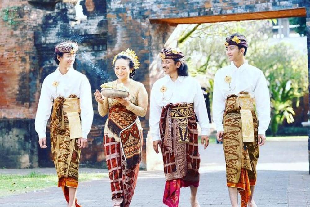 instagram.com/dewabudjana