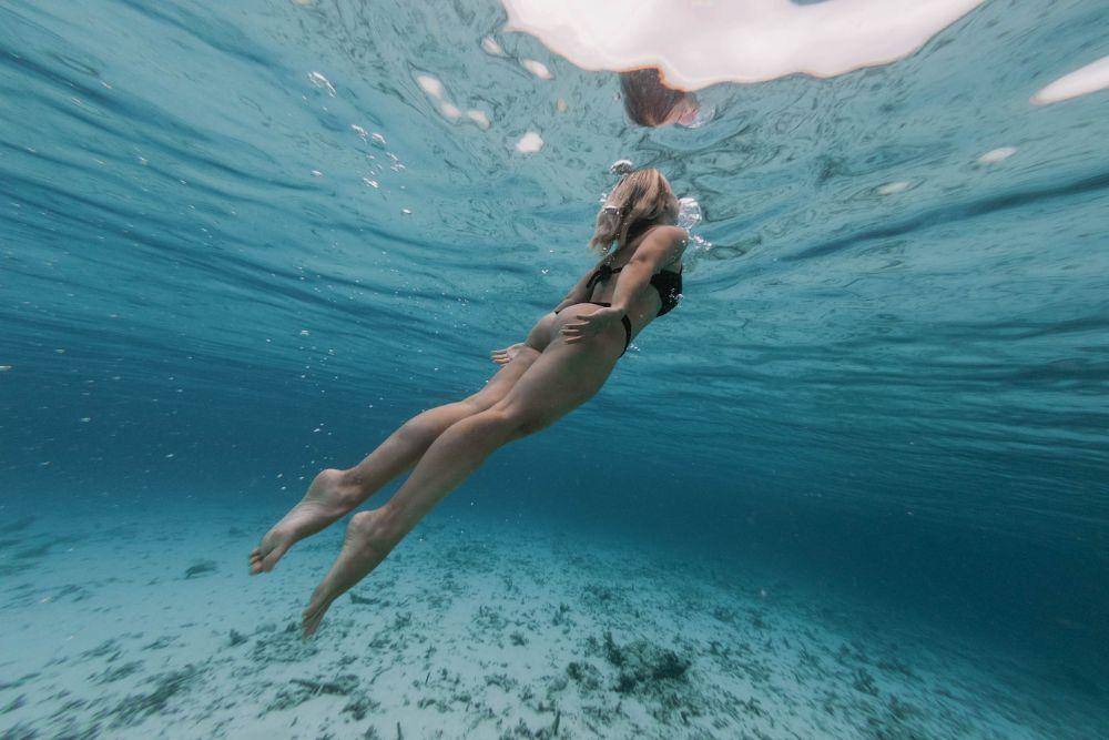 10 Arti Mimpi Berenang di Laut, Pertanda Terima Rezeki