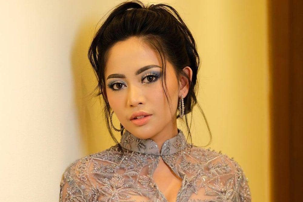 instagram.com/rachelvennya