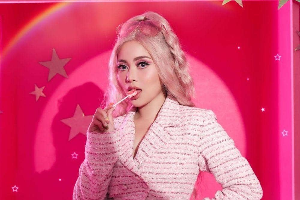 instagram.com/rachelvennya