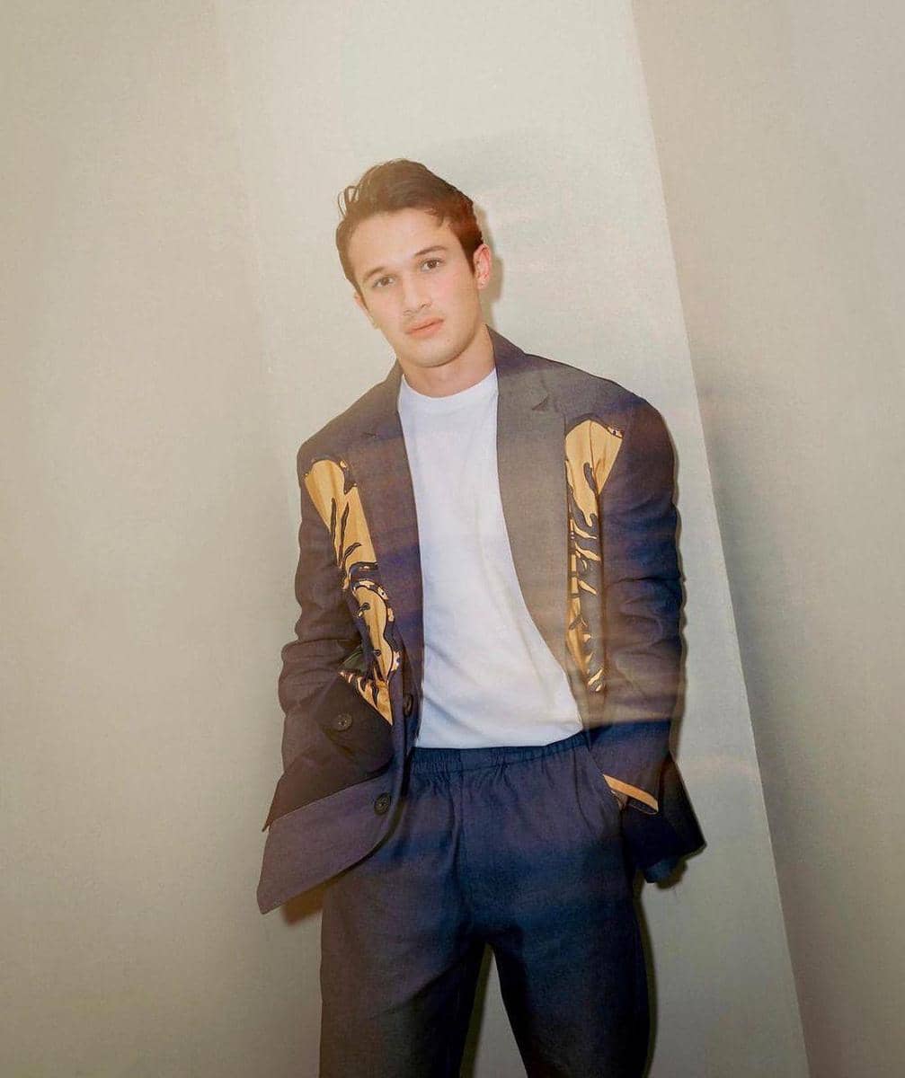 instagram.com/bazaarindonesia