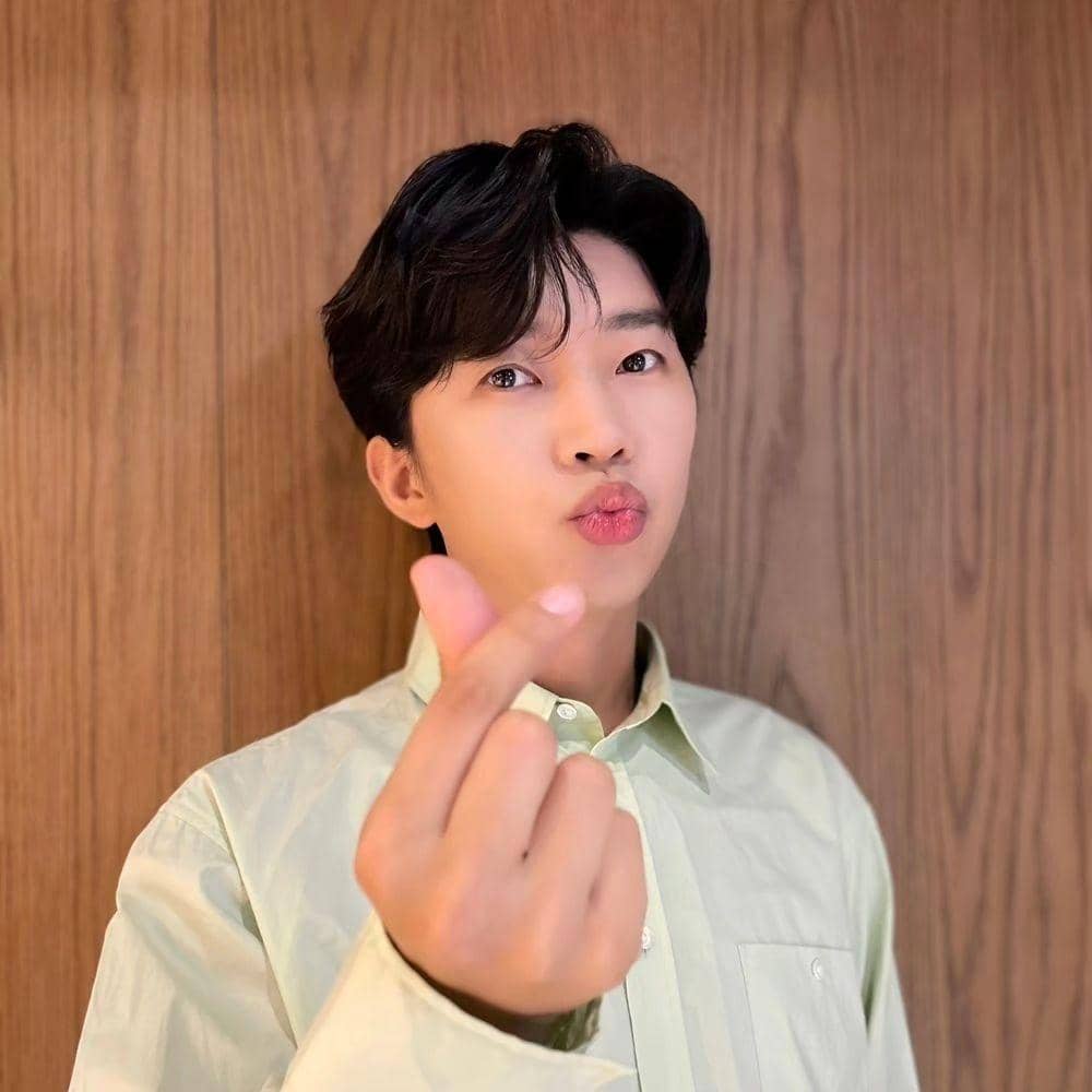 instagram.com/limyoungwoong.official