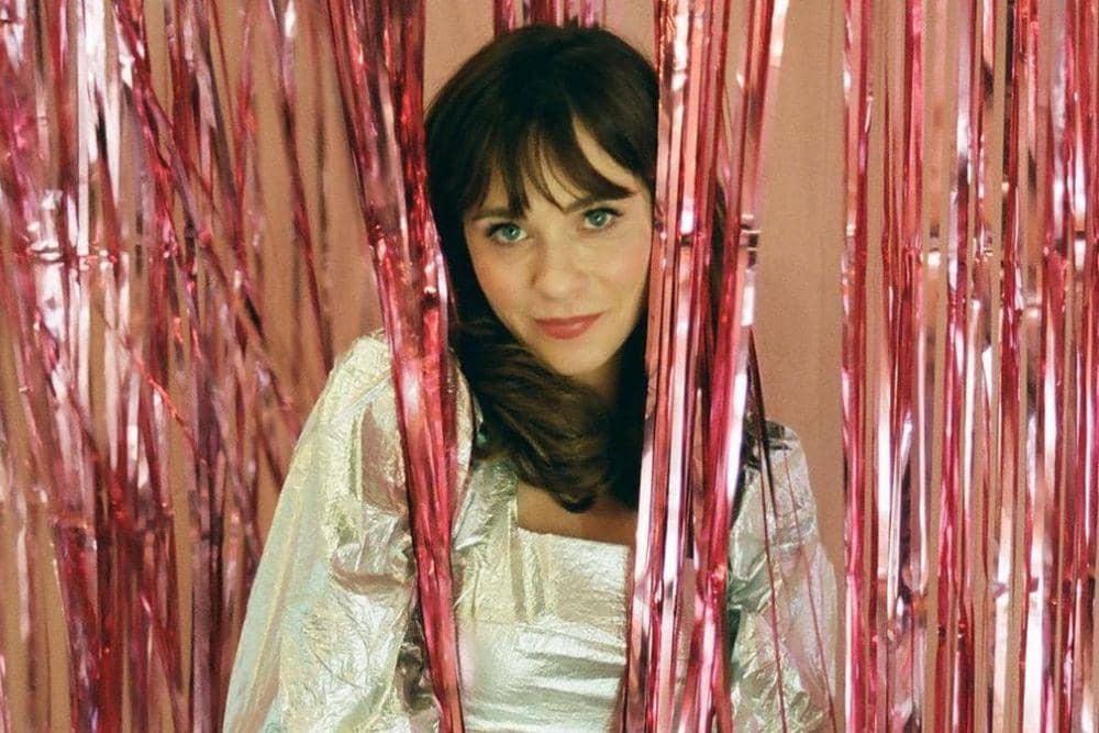 instagram.com/zooeydeschanel