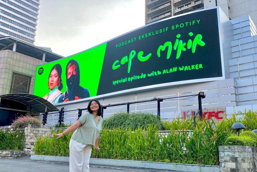 twitter.com/jebunggg