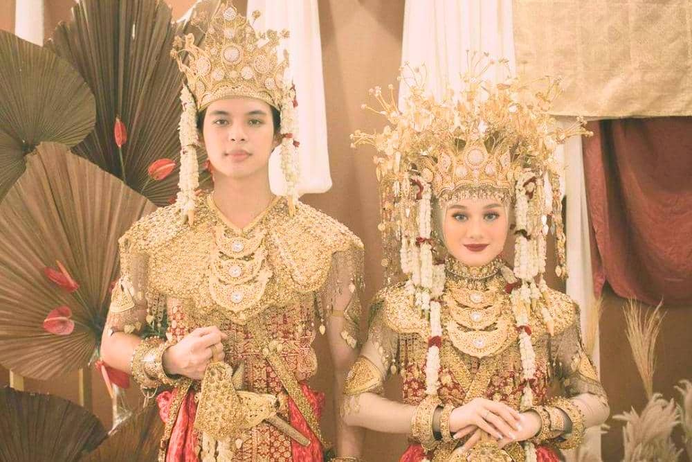 instagram.com/dindahw