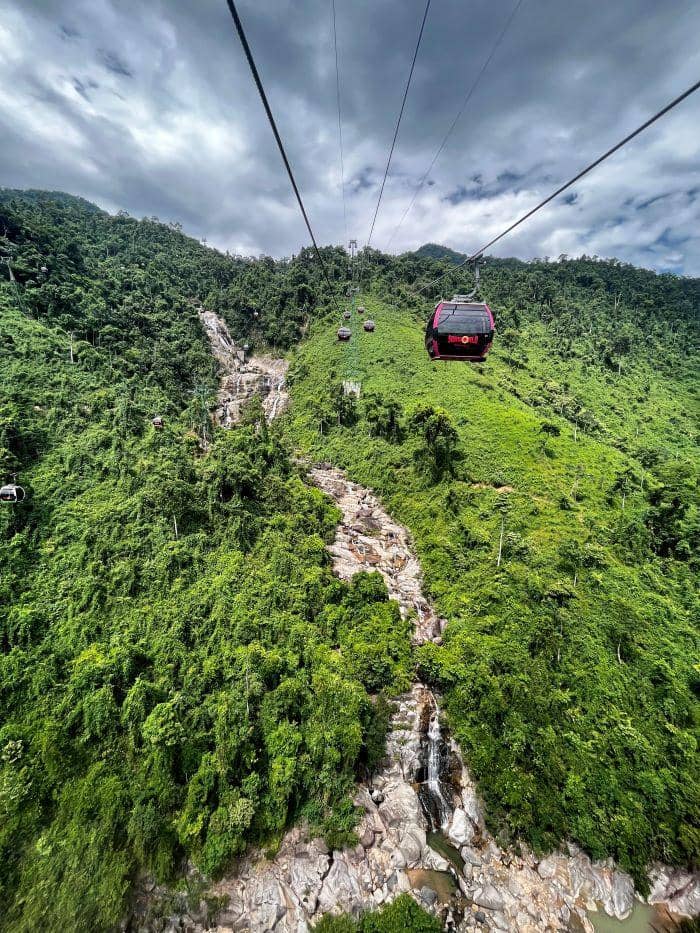 popbela.com/Ayu Utami