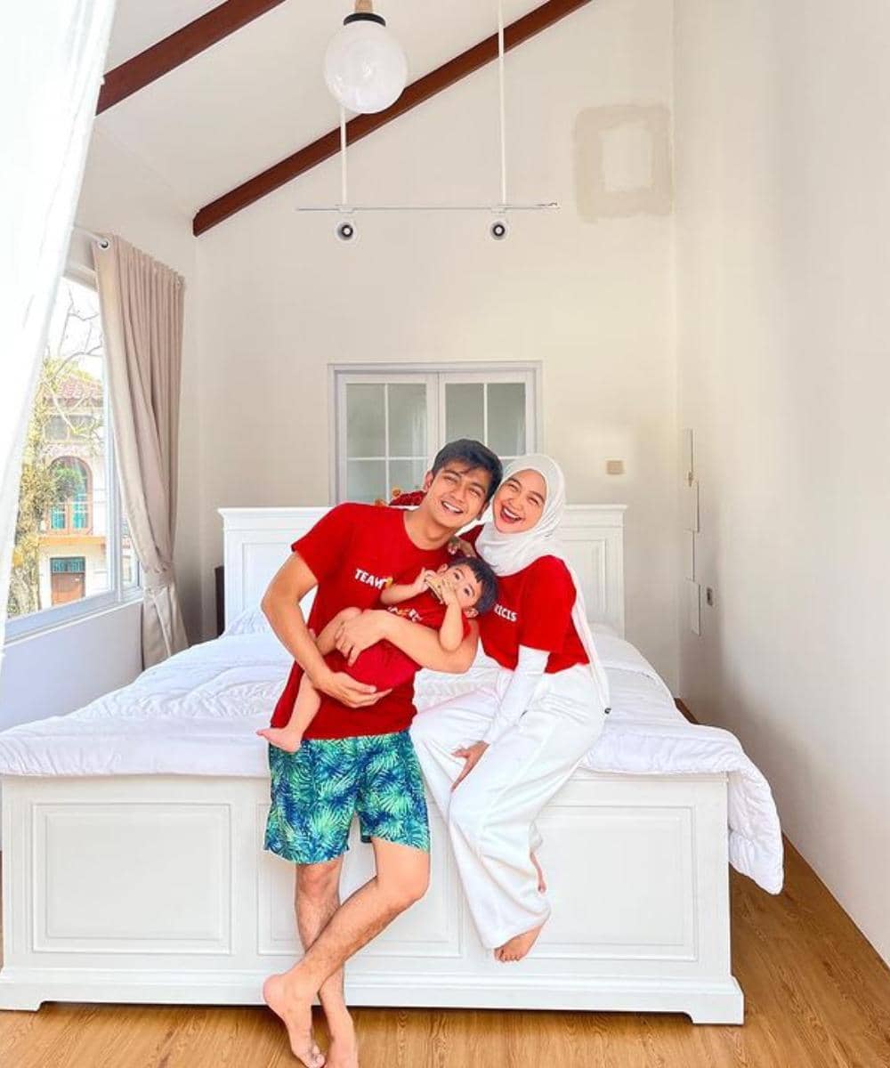 instagram.com/riaricis1795