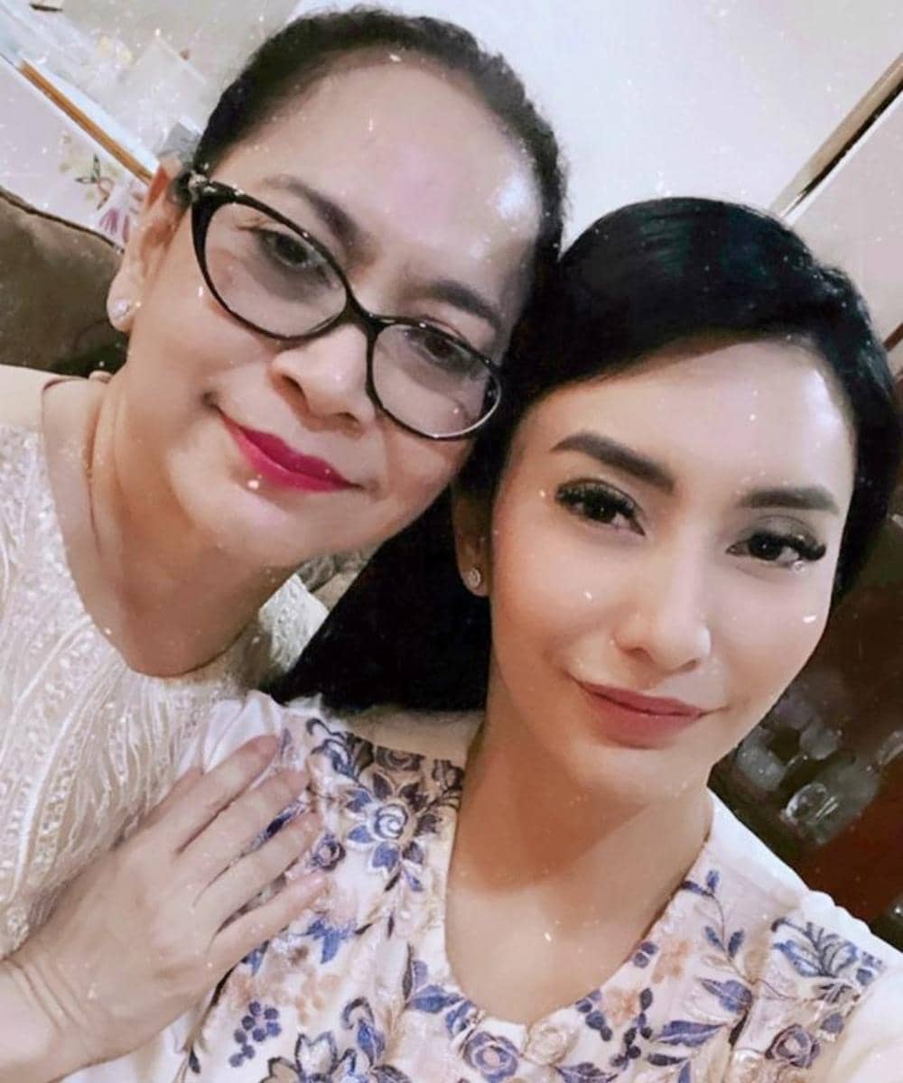 instagram.com/tyasmirasih