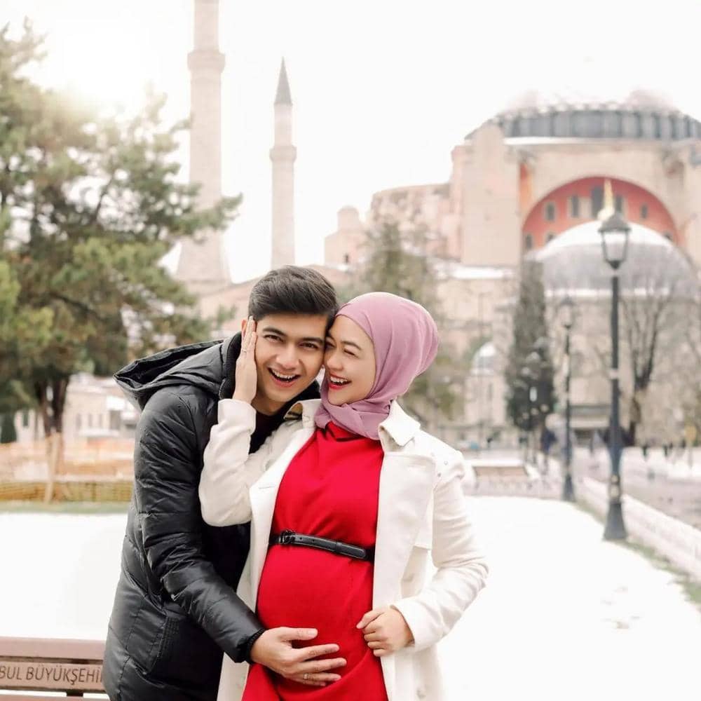 instagram.com/riaricis1795