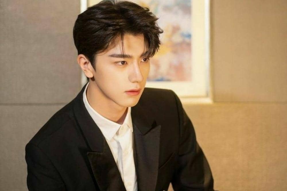 Twitter.com/linyiam_