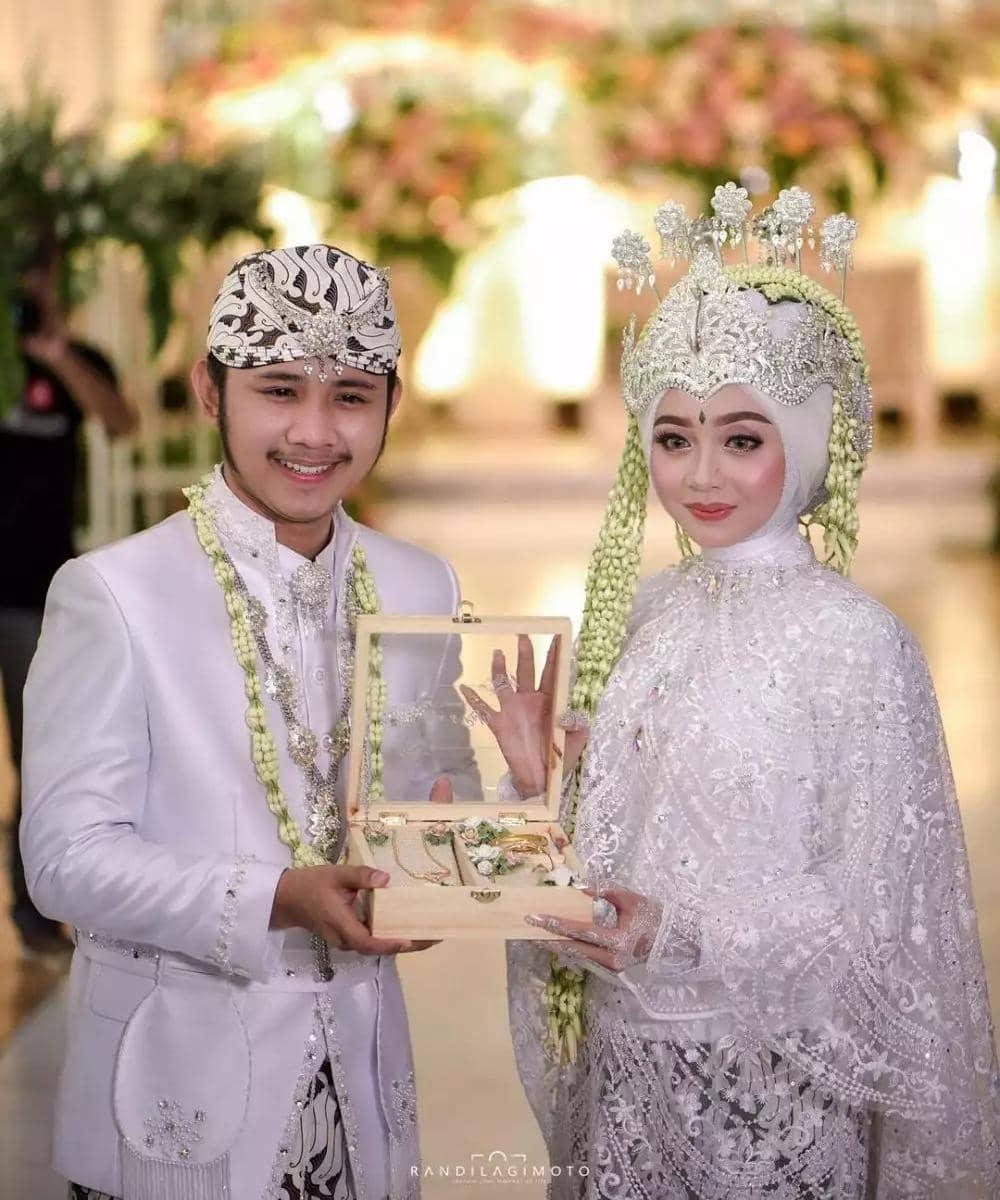 Instagram.com/eganoviantika_98