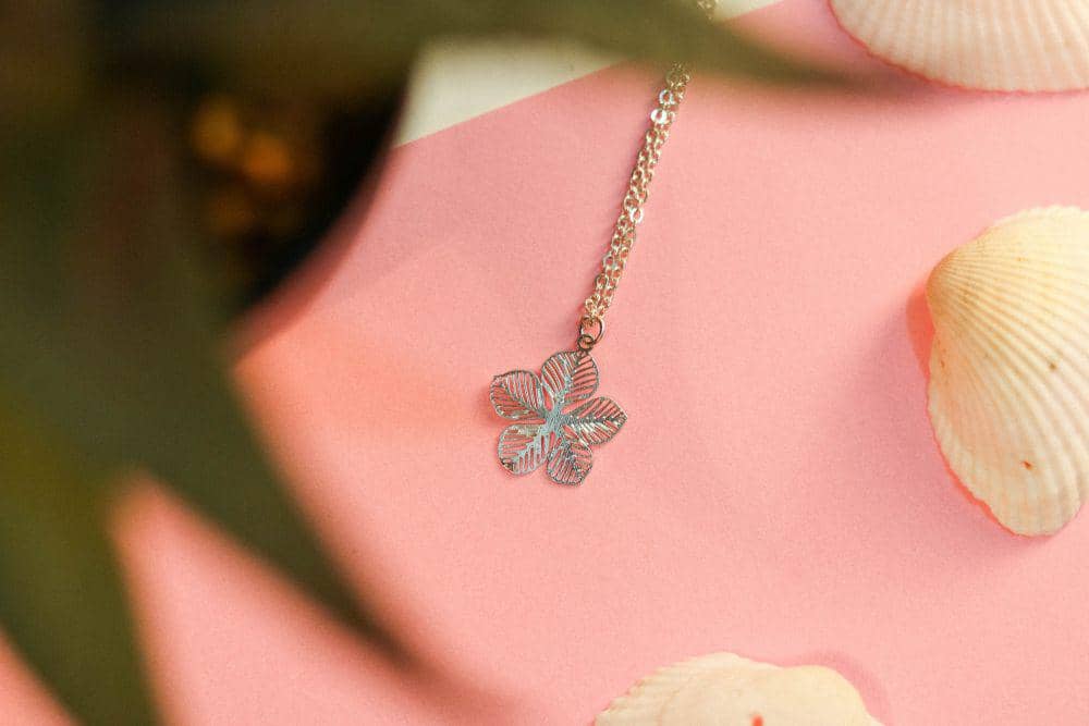 ilustrasi emas putih 