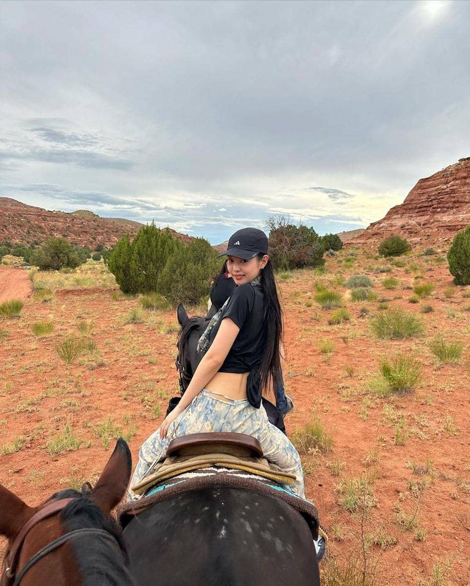 instagram.com/jennierubyjane