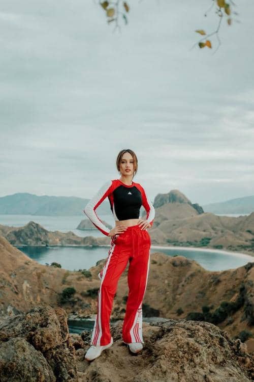 instagram.com/claurakiehl