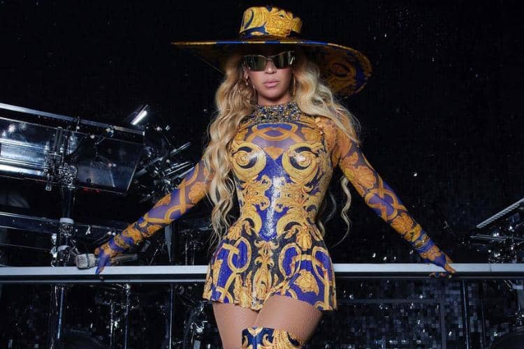 instagram.com/donatella_versace