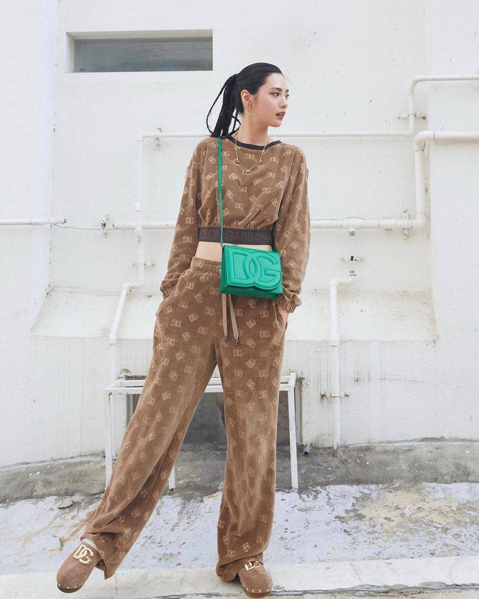 instagram.com/jin_a_nana