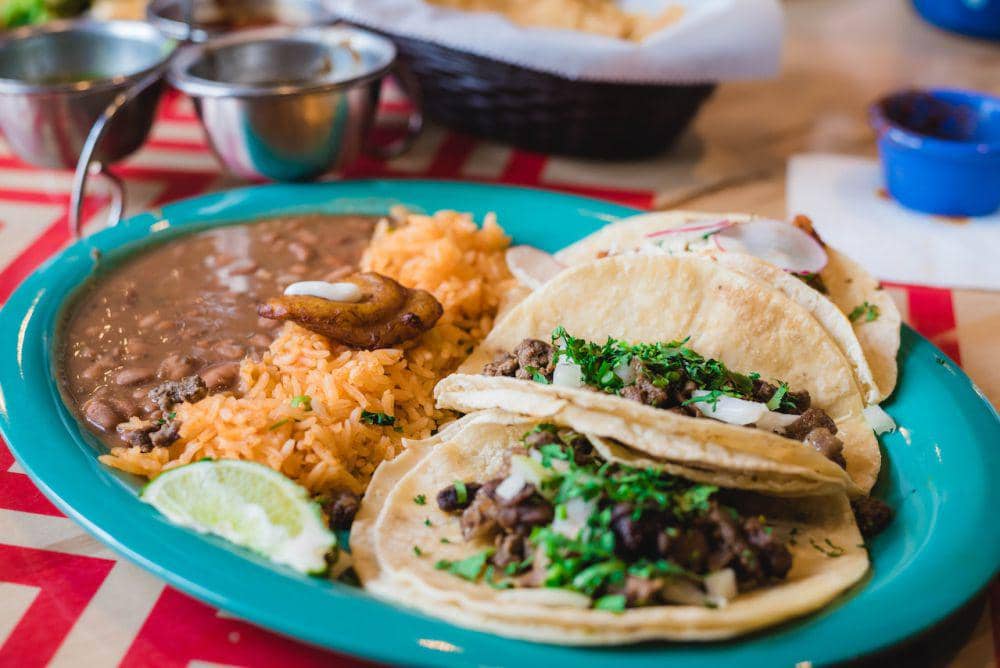 ilustrasi taco dari Meksiko (pexels.com/Chitokan C.)