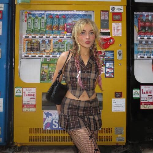 instagram.com/sabrinacarpenter