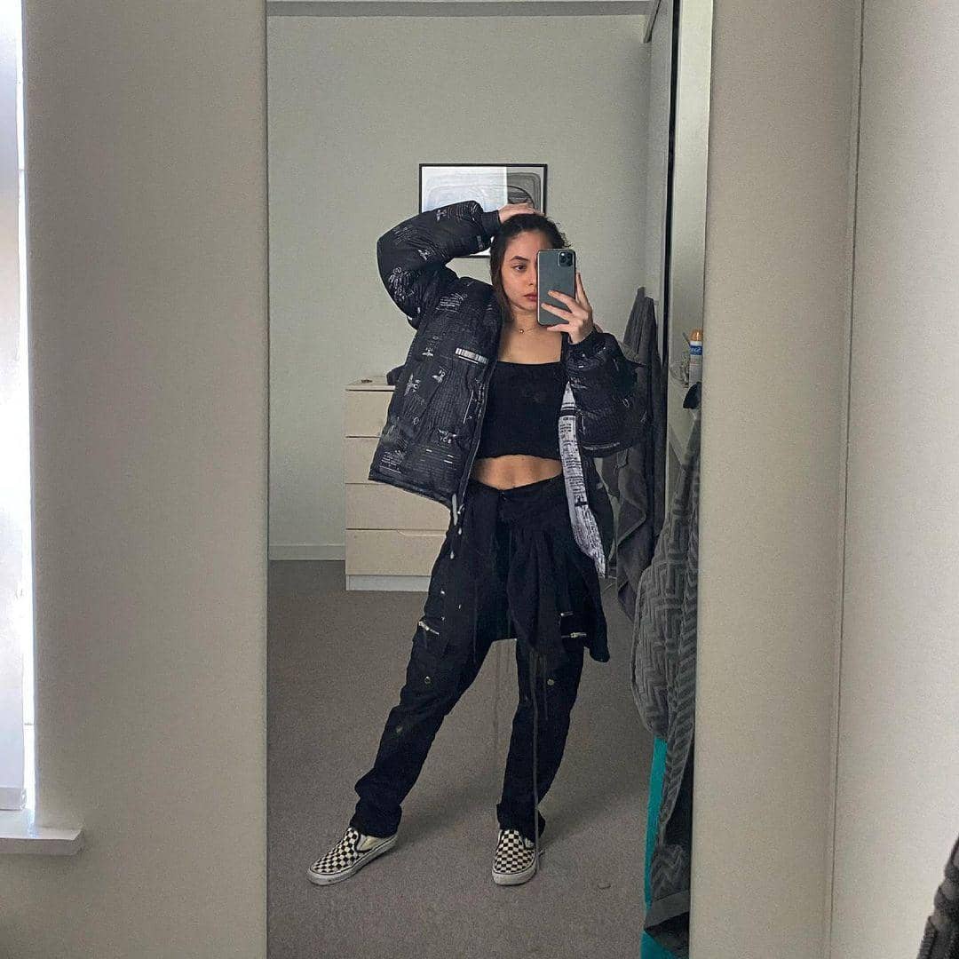 instagram.com/valeriethomas