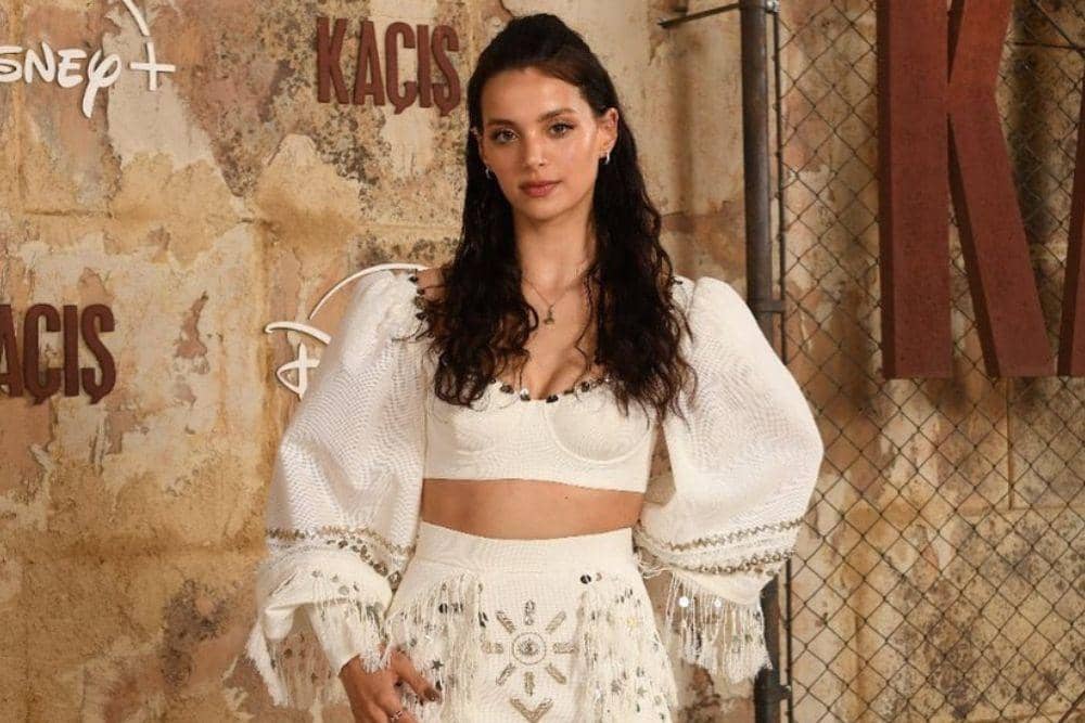 instagram.com/leylatanlaar