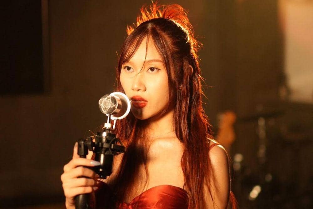 instagram.com/triarona