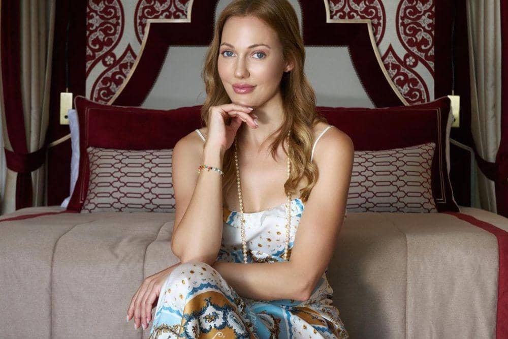 instagram.com/meryemuzerlimeryem