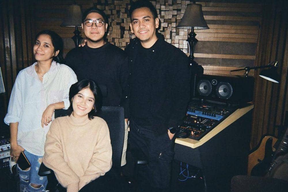 instagram.com/ashirazamita