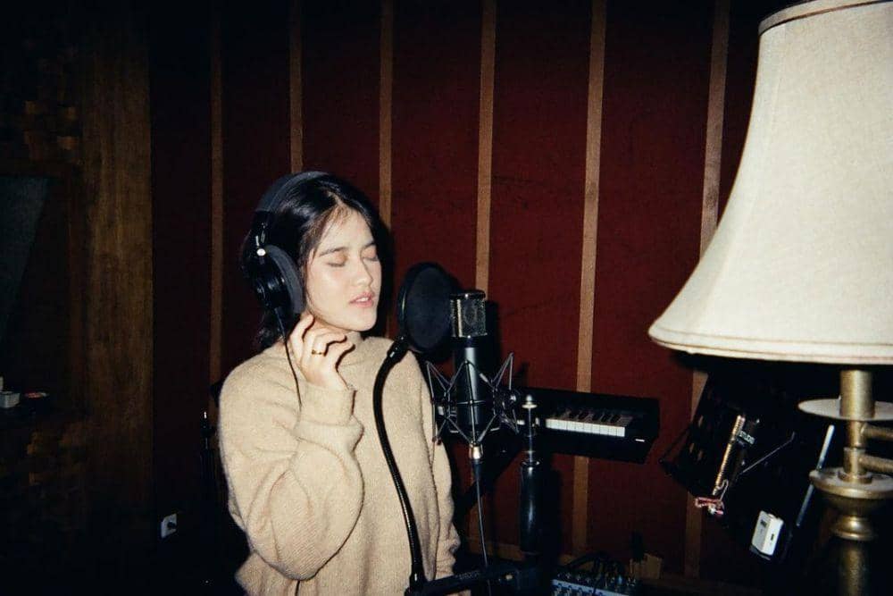 instagram.com/ashirazamita