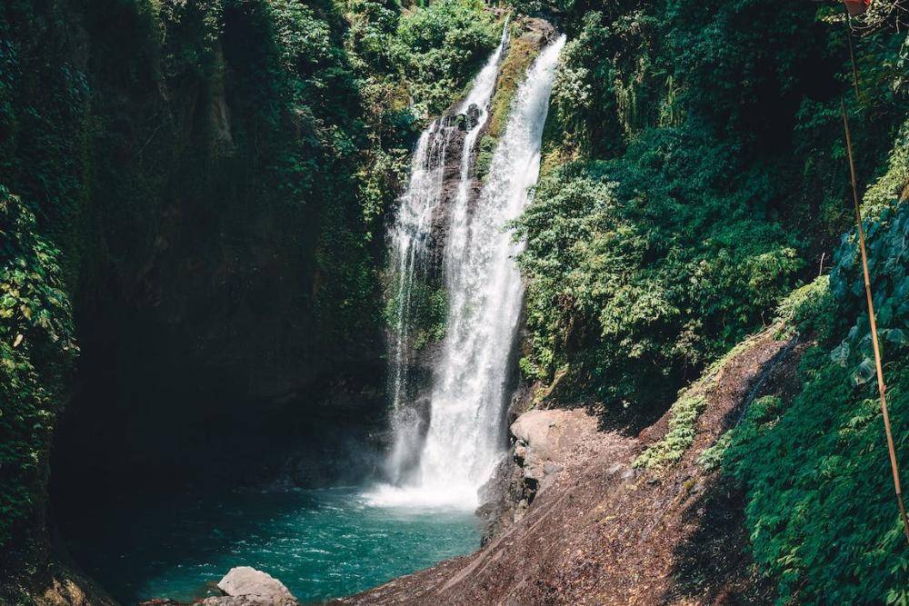 Wisata Curug Walet Pamijahan: Lokasi, Jam Buka, dan HTM