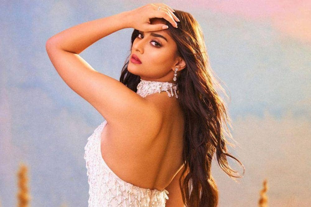 instagram.com/saieemmanjrekar