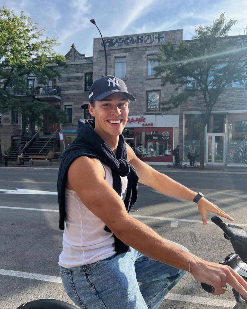 instagram.com/noahbeck